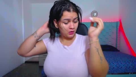 kriss_sweetboobs online show from January 10, 11:00 am