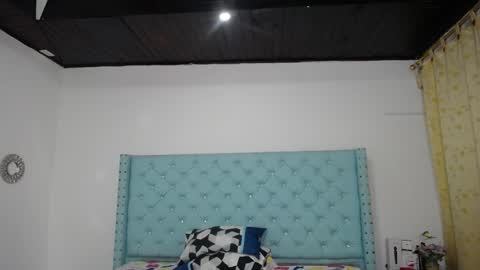 kriss_sweetboobs online show from December 19, 11:50 am