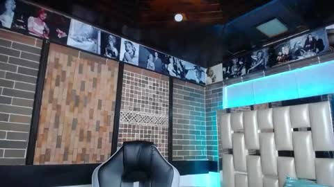 Snapshot of kriss_sweetboobs chatting on September 30, 12:33 pm kriss_sweetboobs online show from September 30, 12:33 pm