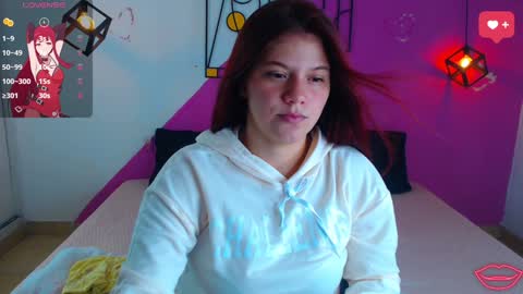 krissone online show from January 3, 1:58 pm