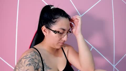 Snapshot of krissttal__ chatting on September 21, 11:09 am kristal online show from September 21, 11:09 am