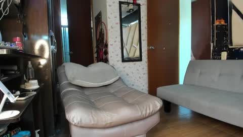 Kristen online show from April 4, 4:39 pm