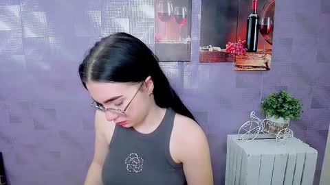 Kristen online show from November 17, 9:43 am