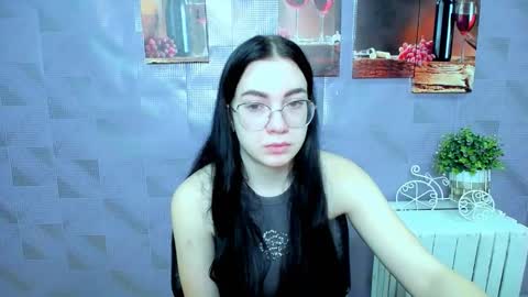 Kristen online show from October 20, 7:33 am