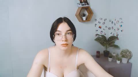 Kristen online show from October 8, 7:24 am