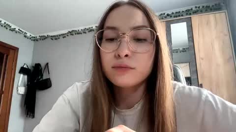 Mila online show from April 25, 1:41 pm