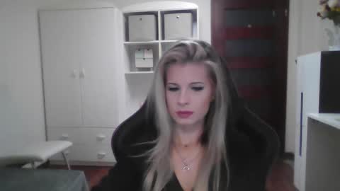 KristineAmore online show from October 7, 7:24 am