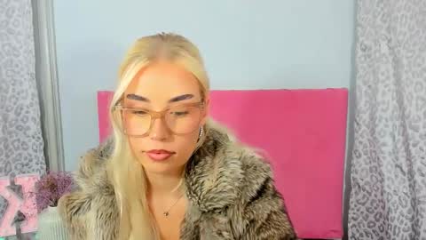 Snapshot of kristyflowers chatting on October 9, 2:54 pm KristyFlowers online show from October 9, 2:54 pm