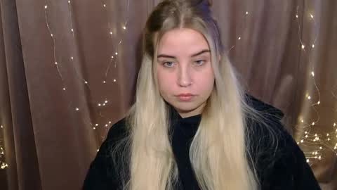 Snapshot of kristyflowers chatting on December 14, 7:07 am KristyFlowers online show from December 14, 7:07 am