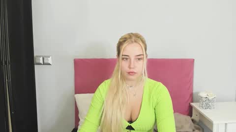 Snapshot of kristyflowers chatting on January 31, 6:13 am KristyFlowers online show from January 31, 6:13 am