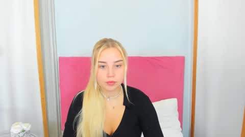 Snapshot of kristyflowers chatting on February 5, 6:13 am KristyFlowers online show from February 5, 6:13 am