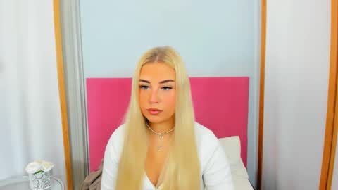 Snapshot of kristyflowers chatting on February 7, 6:14 am KristyFlowers online show from February 7, 6:14 am