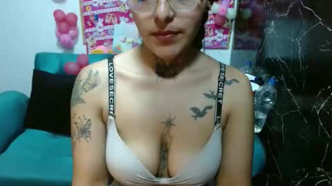 Snapshot of kronikafuckass chatting on September 12, 11:34 pm kronikafuckass online show from September 12, 11:34 pm