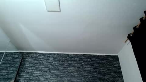 krystal desire online show from October 17, 6:00 pm