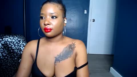 Snapshot of krystalblakexxx chatting on February 4, 8:24 am Krystal Blake online show from February 4, 8:24 am