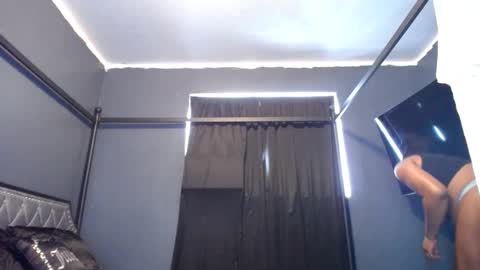 Snapshot of krystalblakexxx chatting on March 3, 4:32 pm Krystal Blake online show from March 3, 4:32 pm