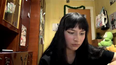 Mira online show from April 14, 9:15 pm