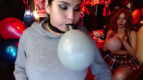 Snapshot of kureiji_fetish chatting on October 4, 1:55 am Fetiche Woman online show from October 4, 1:55 am