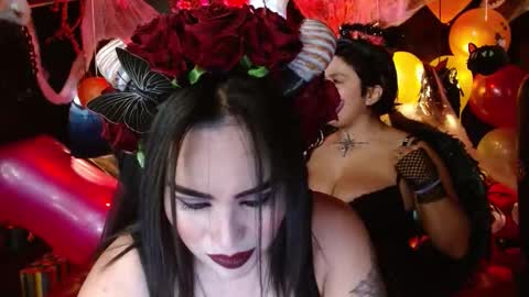 Snapshot of kureiji_fetish chatting on October 31, 12:12 am Fetiche Woman online show from October 31, 12:12 am