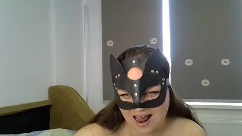 kurkuma_ online show from May 7, 2:10 pm