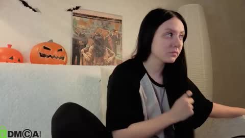 Snapshot of kvetachka chatting on October 29, 1:21 am Kvetachka Thu-Sun 0900am-1500pmGTM2 online show from October 29, 1:21 am