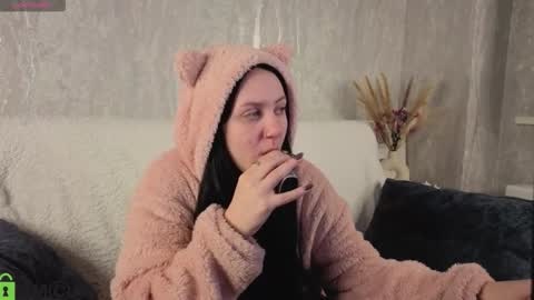 Snapshot of kvetachka chatting on October 17, 1:53 am Kvetachka Thu-Sun 0900am-1500pmGTM2 online show from October 17, 1:53 am