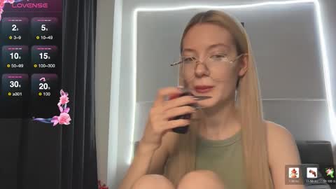 Bella online show from February 9, 1:24 pm