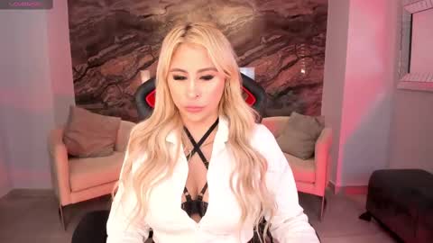  Kylie  online show from February 15, 10:11 am