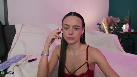 Kylie online show from December 10, 4:24 am