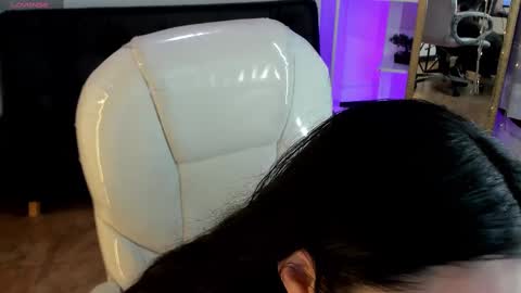 Snapshot of kylie_fire chatting on October 6, 1:28 pm kylie online show from October 6, 1:28 pm