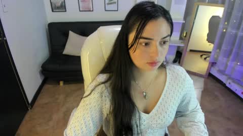 Snapshot of kylie_fire chatting on January 13, 12:35 pm kylie online show from January 13, 12:35 pm