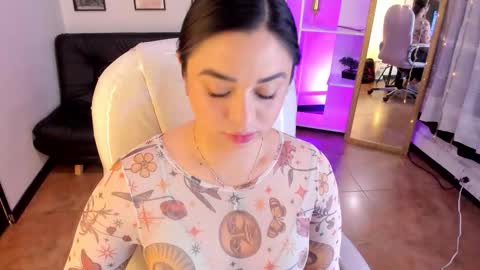 Snapshot of kylie_fire chatting on September 10, 1:44 pm kylie online show from September 10, 1:44 pm