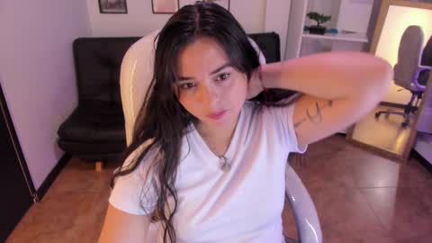 Snapshot of kylie_fire chatting on January 30, 1:31 pm kylie online show from January 30, 1:31 pm