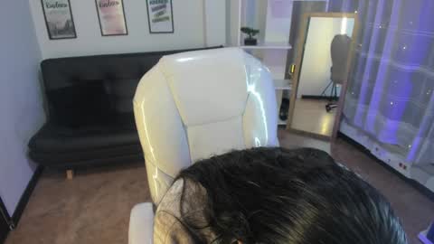 Snapshot of kylie_fire chatting on January 21, 12:50 pm kylie online show from January 21, 12:50 pm