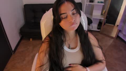 Snapshot of kylie_fire chatting on January 15, 12:58 pm kylie online show from January 15, 12:58 pm