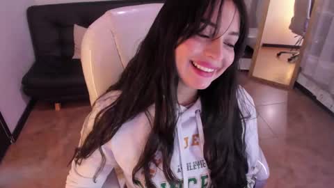 Snapshot of kylie_fire chatting on February 15, 1:49 pm kylie online show from February 15, 1:49 pm