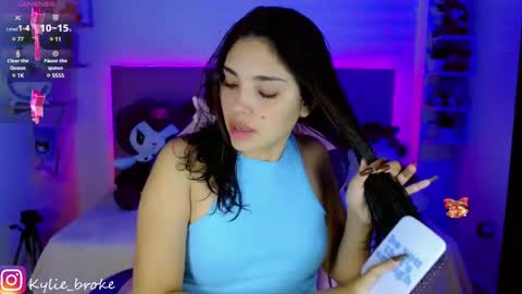 k ylie online show from January 19, 9:02 pm