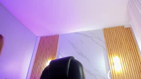  KYLIE  online show from October 28, 3:34 am