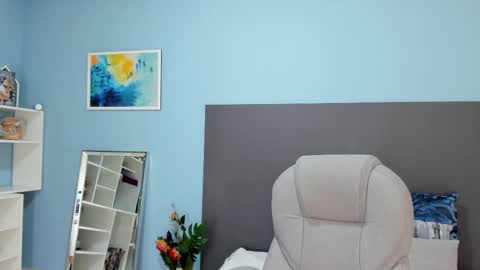 Kylie Reyes  online show from October 2, 8:25 pm