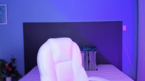 Kylie Reyes  online show from December 4, 8:07 pm