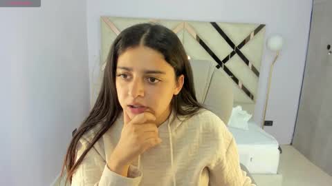 Kylie Reyes  online show from December 17, 7:29 pm