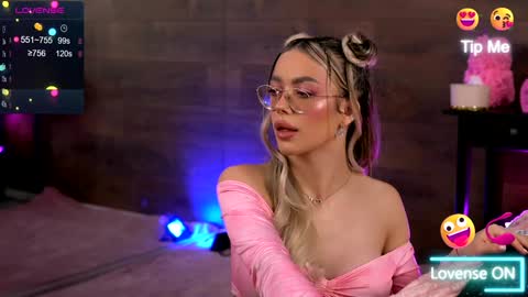 Kylie online show from December 14, 9:24 pm