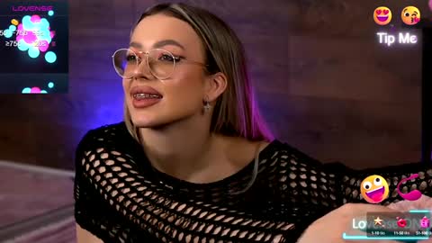 Kylie online show from December 16, 5:59 am