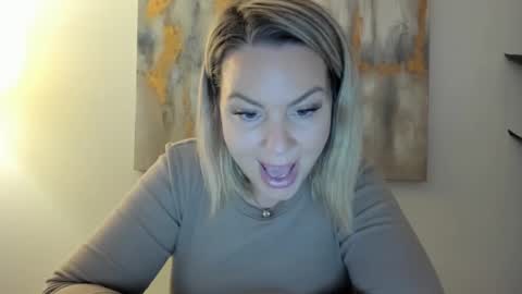 kylierose1 online show from September 19, 4:39 pm