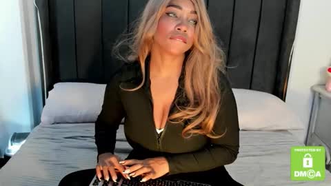 kylie white boobs online show from March 3, 7:09 pm