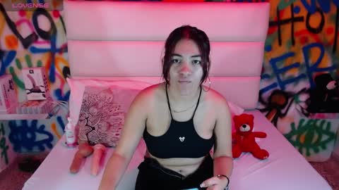 Kylie online show from February 3, 12:03 pm