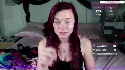 Snapshot of kyloereign chatting on September 29, 7:41 pm Kyloe Reign online show from September 29, 7:41 pm