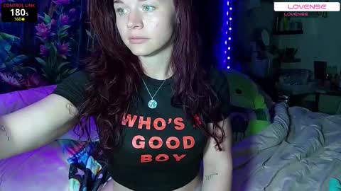 Snapshot of kyloereign chatting on October 27, 4:46 pm Kyloe Reign online show from October 27, 4:46 pm