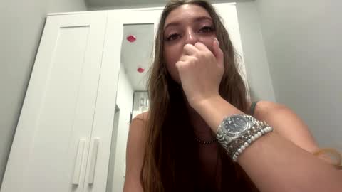 Selena online show from April 6, 1:27 am