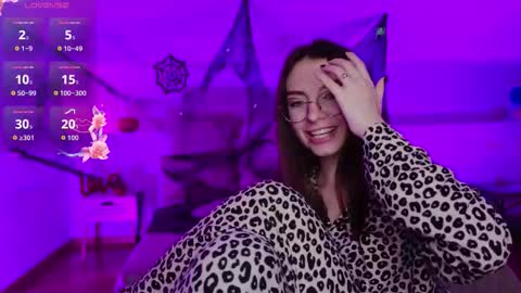 Snapshot of l1ttle_angel__ chatting on October 22, 10:48 pm Margo online show from October 22, 10:48 pm